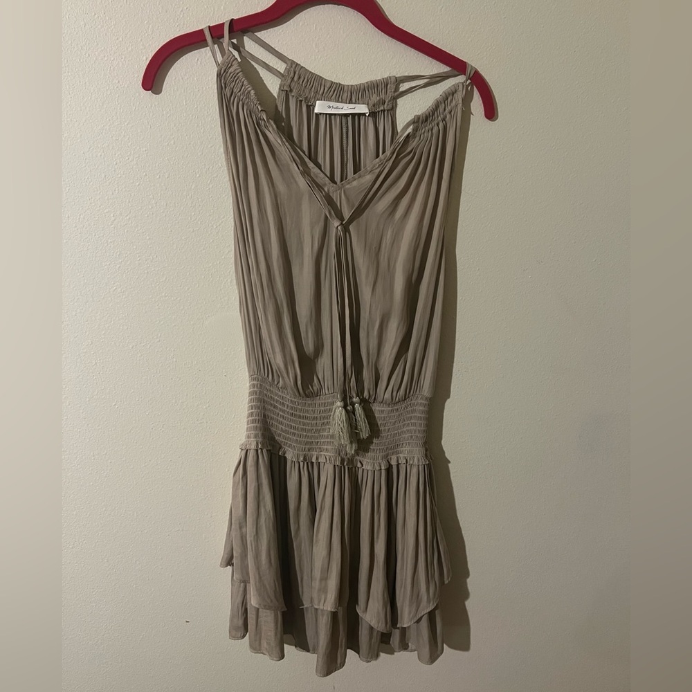 Size s very nice dress, olive green. Brand new condition and very flattering.